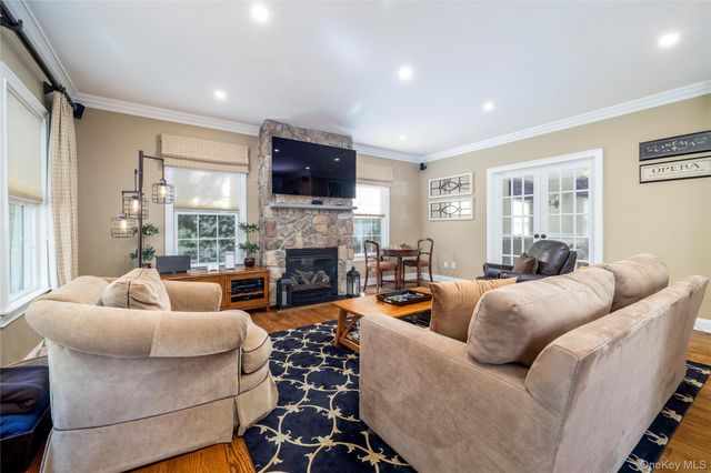 121 Harvard Avenue, Rockville Centre, NY 11570