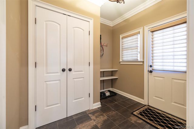 121 Harvard Avenue, Rockville Centre, NY 11570