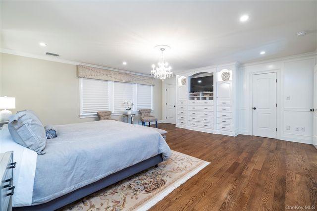 121 Harvard Avenue, Rockville Centre, NY 11570