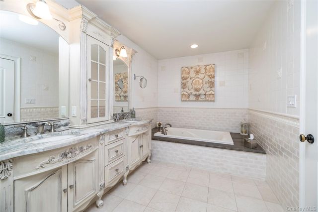 121 Harvard Avenue, Rockville Centre, NY 11570