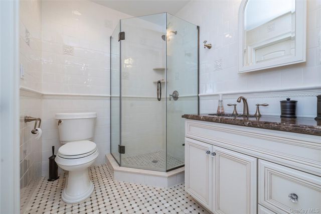 121 Harvard Avenue, Rockville Centre, NY 11570