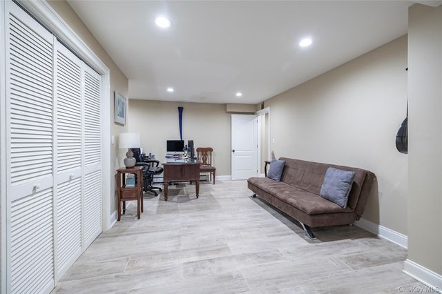 121 Harvard Avenue, Rockville Centre, NY 11570