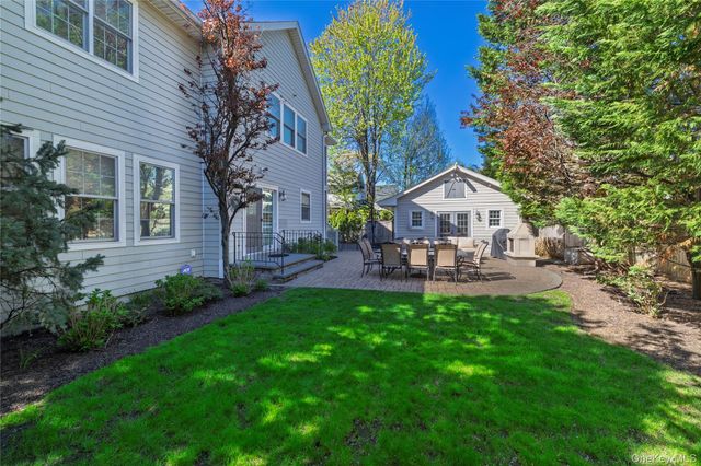 121 Harvard Avenue, Rockville Centre, NY 11570
