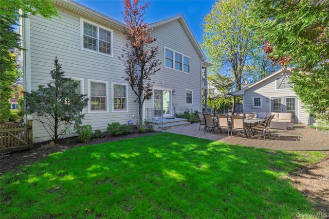 121 Harvard Avenue, Rockville Centre, NY 11570