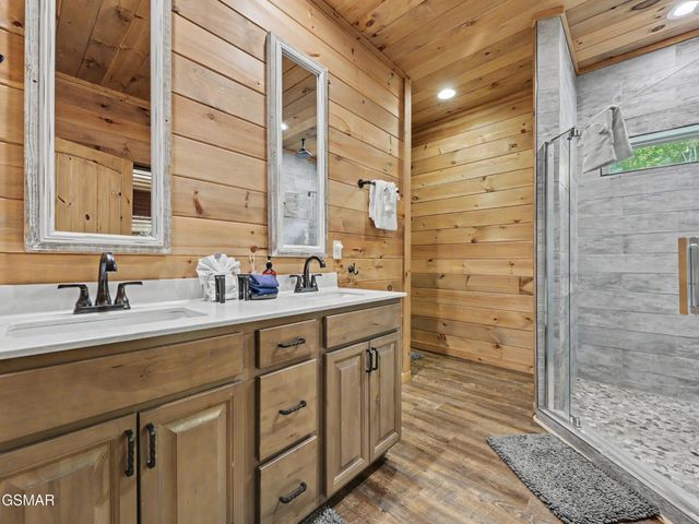 2724 Pine Crest Lane, Sevierville, TN 37862