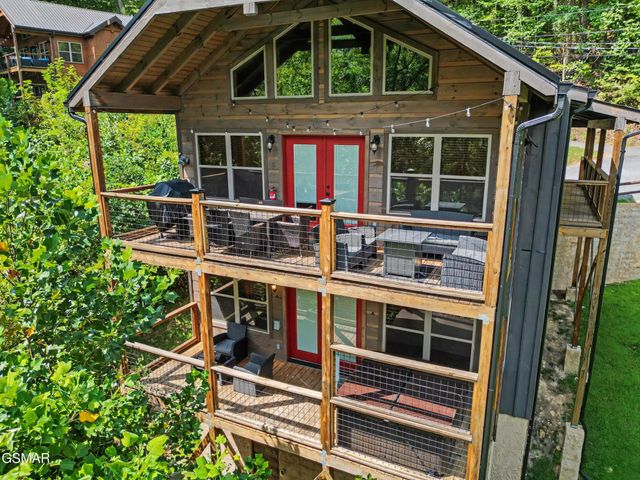 2724 Pine Crest Lane, Sevierville, TN 37862