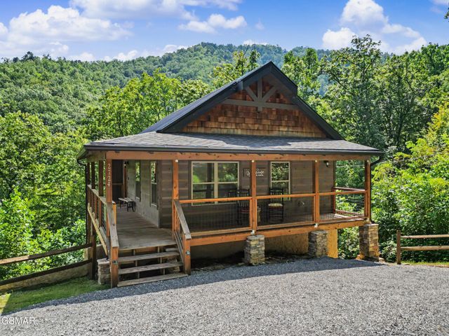 2724 Pine Crest Lane, Sevierville, TN 37862