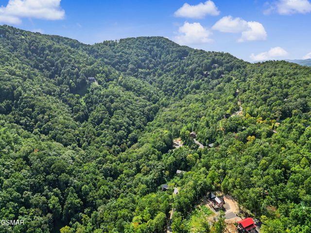 2724 Pine Crest Lane, Sevierville, TN 37862