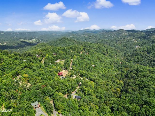 2724 Pine Crest Lane, Sevierville, TN 37862