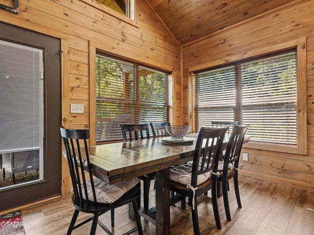 2724 Pine Crest Lane, Sevierville, TN 37862