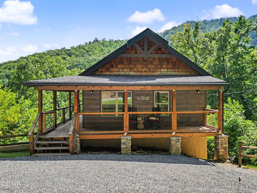 2724 Pine Crest Lane, Sevierville, TN 37862