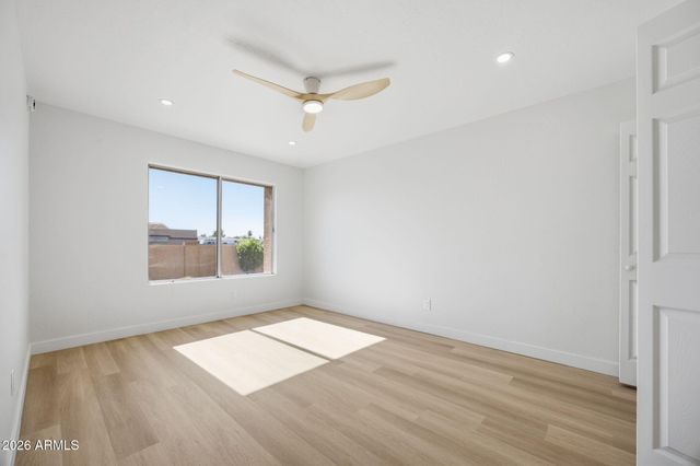 8011 N 49TH Avenue, Glendale, AZ 85302
