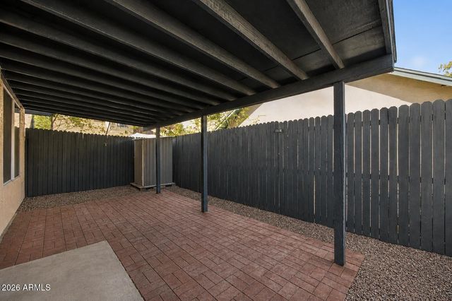 8011 N 49TH Avenue, Glendale, AZ 85302