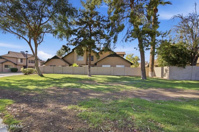 8011 N 49TH Avenue, Glendale, AZ 85302