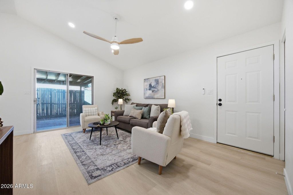 8011 N 49TH Avenue, Glendale, AZ 85302 — photo 5