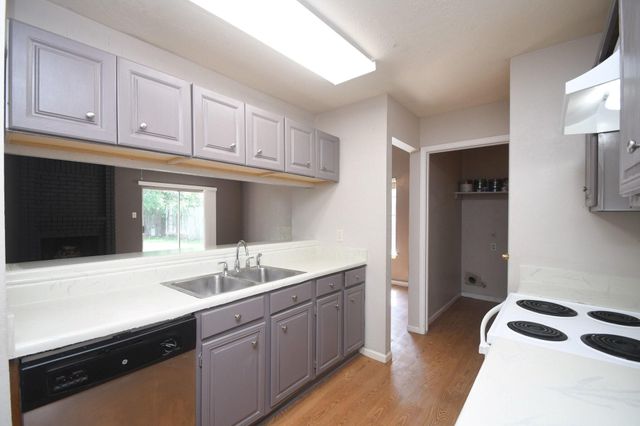 2411 Country Place Drive, Richmond, TX 77406