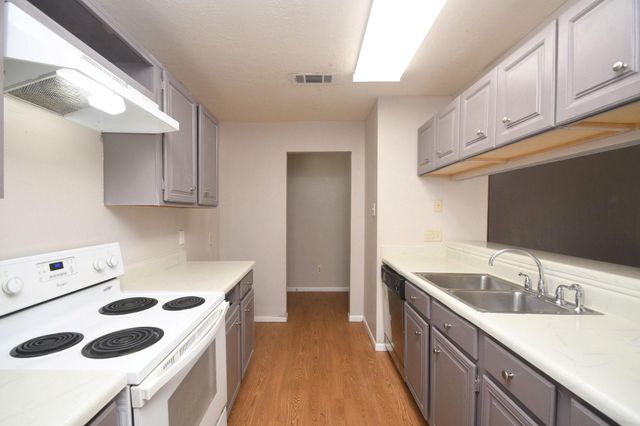 2411 Country Place Drive, Richmond, TX 77406