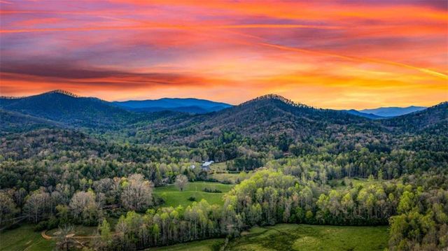 370 High Ridge Road, Epworth, GA 30541