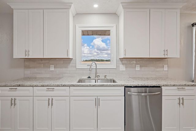 4078 W 100 N Road, Kokomo, IN 46901