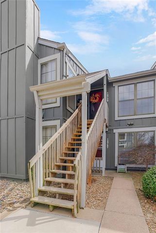 12739 W 110th Terrace, Overland Park, KS 66210