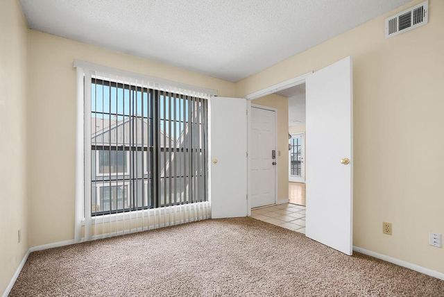 12739 W 110th Terrace, Overland Park, KS 66210