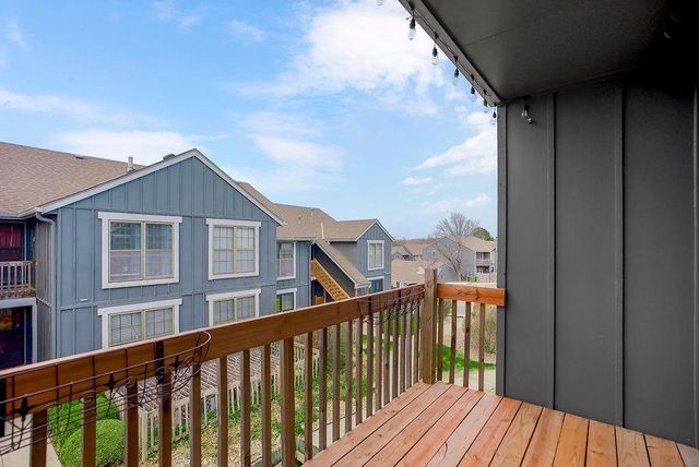 12739 W 110th Terrace, Overland Park, KS 66210