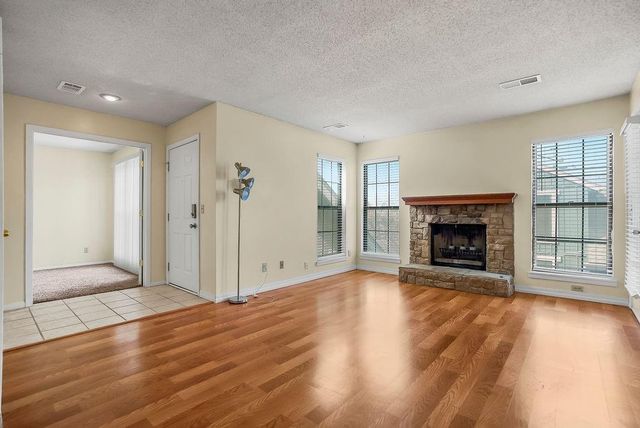 12739 W 110th Terrace, Overland Park, KS 66210