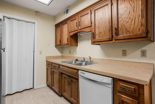 12739 W 110th Terrace, Overland Park, KS 66210