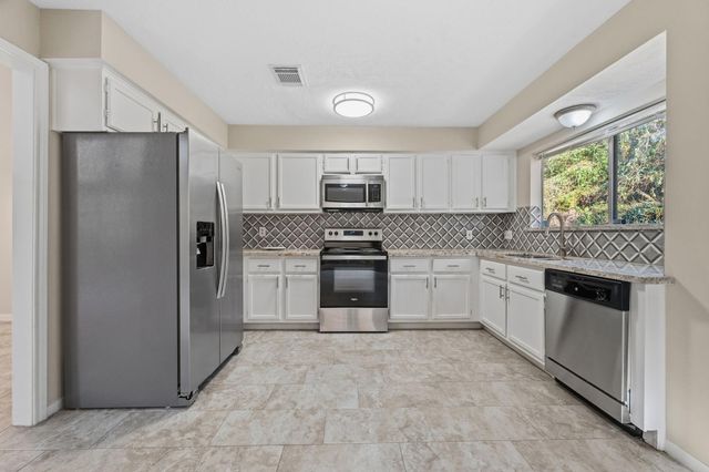 3330 Beech Point Drive, Kingwood, TX 77345