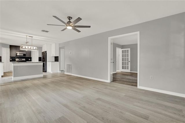 809 DEER GLEN COURT, Fruitland Park, FL 34731