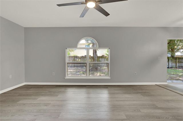 809 DEER GLEN COURT, Fruitland Park, FL 34731