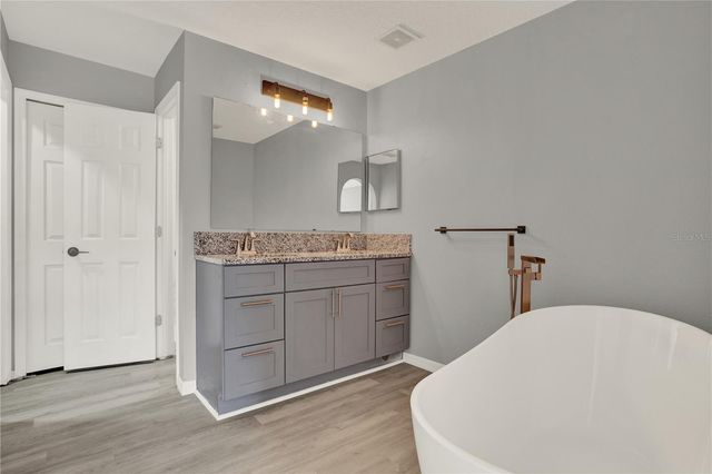 809 DEER GLEN COURT, Fruitland Park, FL 34731