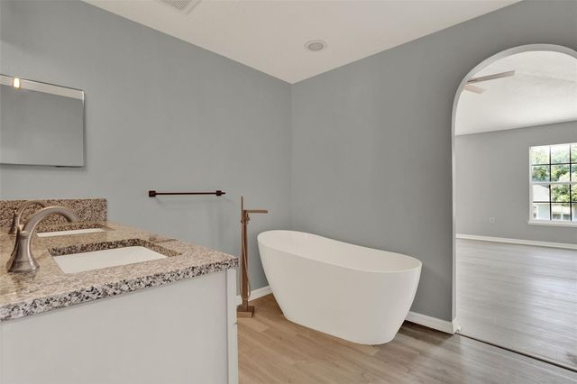 809 DEER GLEN COURT, Fruitland Park, FL 34731