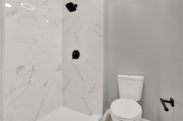 809 DEER GLEN COURT, Fruitland Park, FL 34731