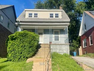 2622 Lyle Avenue, Maplewood, MO 63143