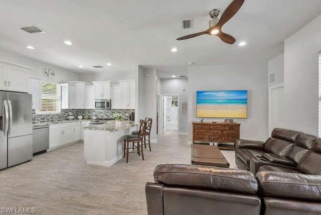 3196 Connecticut AVE, Naples, FL 34112
