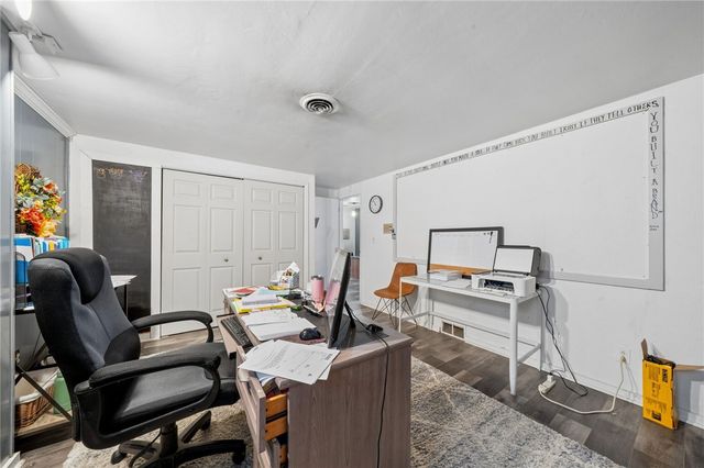 532 Broadway Blvd, Pitcairn, PA 15140