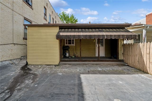 532 Broadway Blvd, Pitcairn, PA 15140