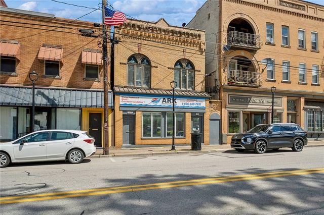 532 Broadway Blvd, Pitcairn, PA 15140