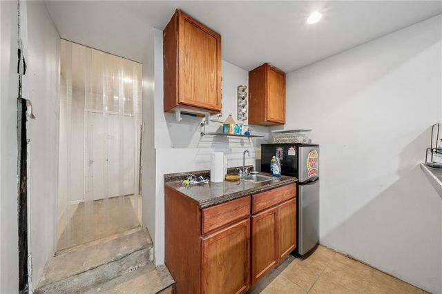 532 Broadway Blvd, Pitcairn, PA 15140