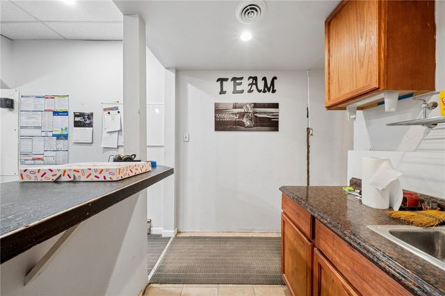 532 Broadway Blvd, Pitcairn, PA 15140