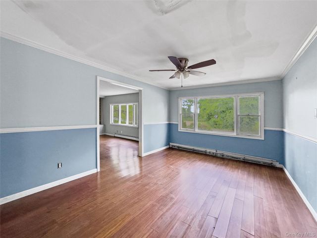10 Windsor Place, Shirley, NY 11967