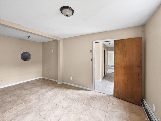 10 Windsor Place, Shirley, NY 11967