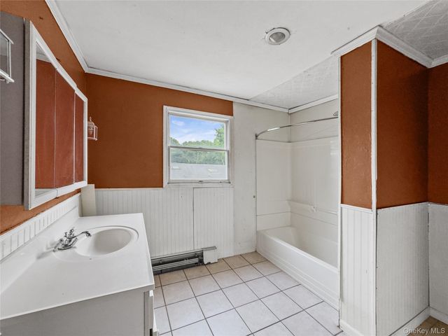 10 Windsor Place, Shirley, NY 11967