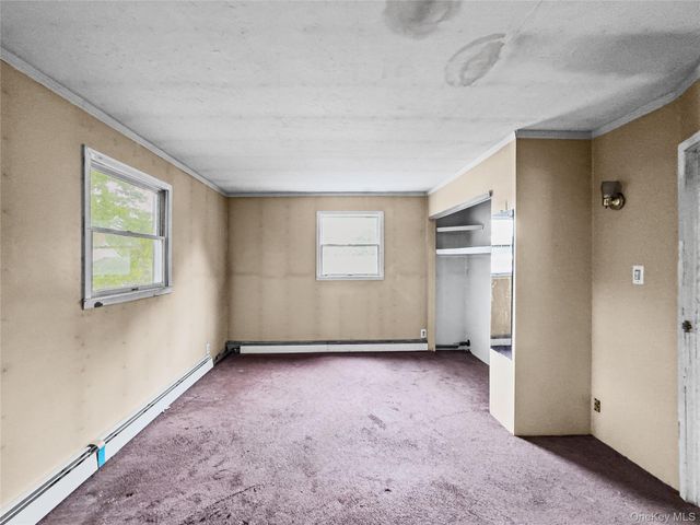 10 Windsor Place, Shirley, NY 11967
