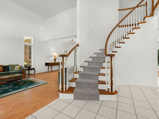 9S211 Graceland Street, Downers Grove, IL 60516