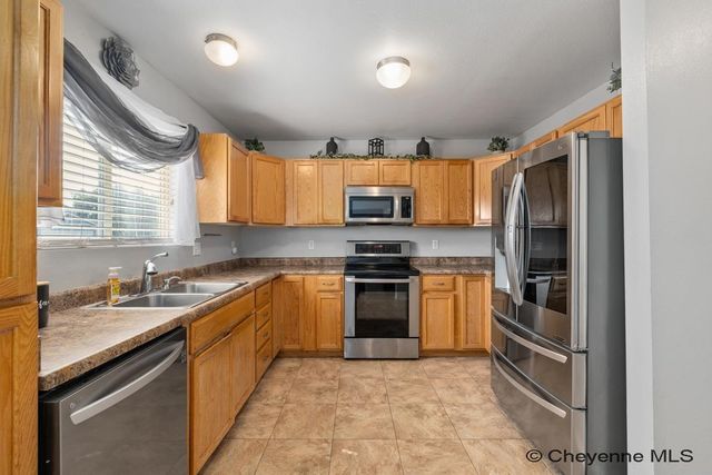 5816 PARKSIDE DR, Cheyenne, WY 82001