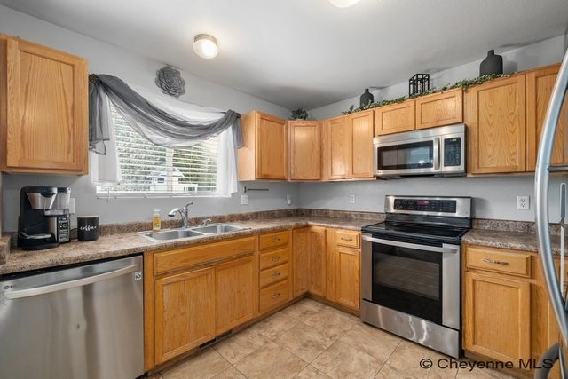 5816 PARKSIDE DR, Cheyenne, WY 82001