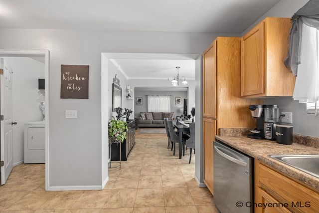 5816 PARKSIDE DR, Cheyenne, WY 82001