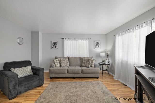 5816 PARKSIDE DR, Cheyenne, WY 82001